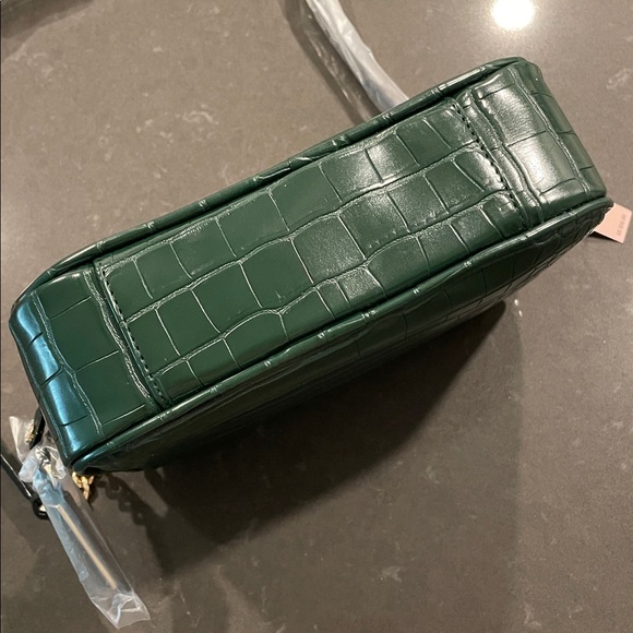 Victoria's Secret Emerald Green Faux Crocodile Top-Zip Crossbody Bag NWT - Picture 6 of 16
